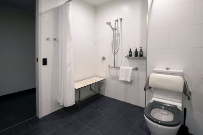 AccessibleRiverside_bathroom2_R